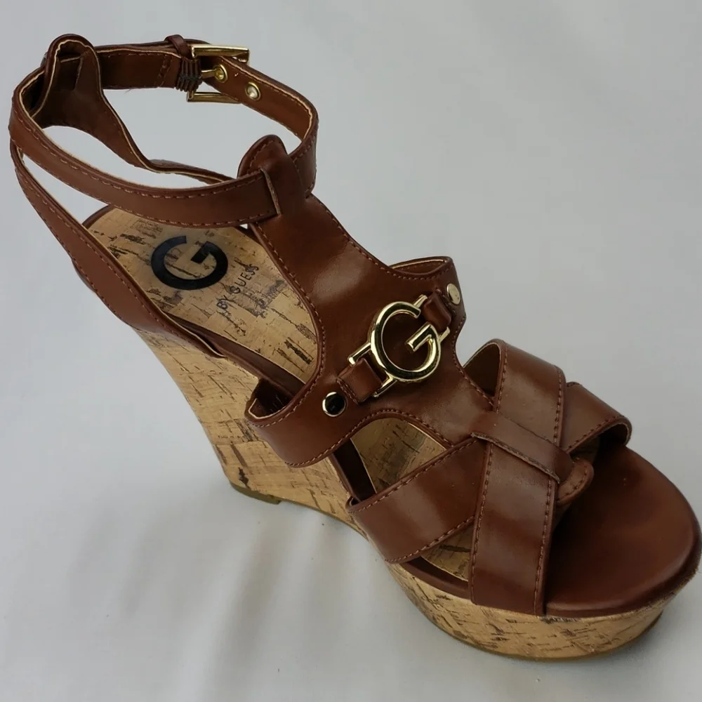 Guess Brown With Goldtone Trademark G Sz 6.5